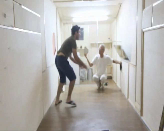 שי-לי עוזיאל, מראות, 2013, וידאו, 8 דק שי-לי עוזיאל, מראות, 2013, וידאו, 8 דק