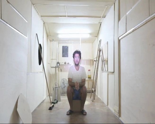 שי-לי עוזיאל, מראות, 2013, וידאו, 8 דק' שי-לי עוזיאל, מראות, 2013, וידאו, 8 דק'