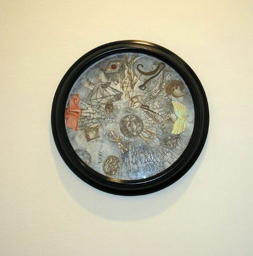 אלעד ערמון, ספינת שוטים, 2011, טכניקה מעורבת, 30X25X50 ס''מ אלעד ערמון, ספינת שוטים, 2011, טכניקה מעורבת, 30X25X50 ס''מ