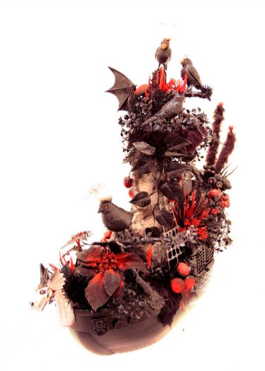 אלעד ערמון, ספינת שוטים, 2011, טכניקה מעורבת, 30X25X50 ס''מ אלעד ערמון, ספינת שוטים, 2011, טכניקה מעורבת, 30X25X50 ס''מ