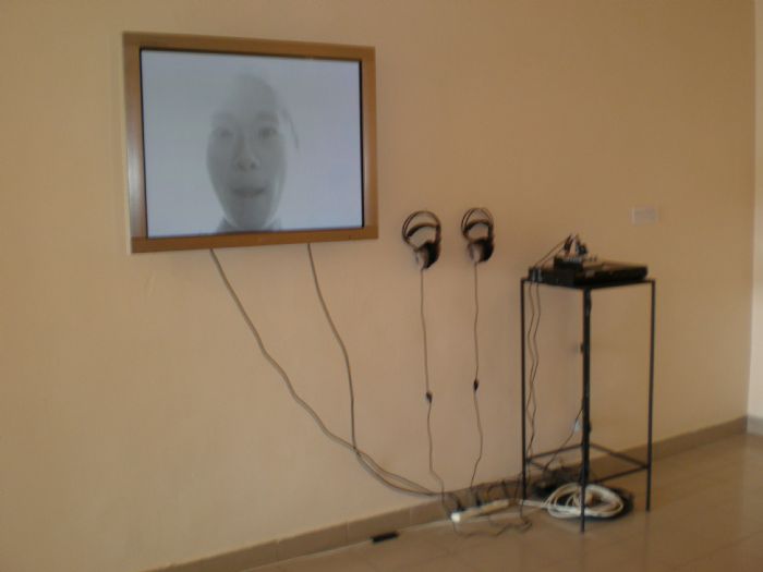 גיורי פוליטי, Frace, 2005, הקרנת וידאו גיורי פוליטי, Frace, 2005, הקרנת וידאו