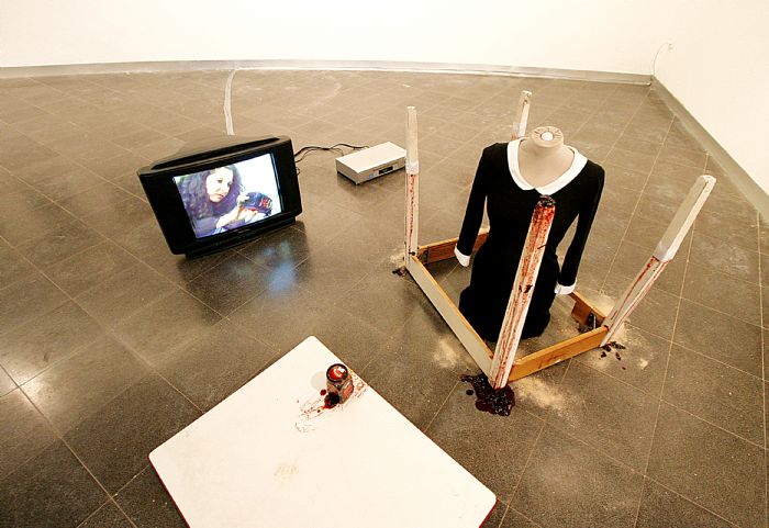דורון פורמן, היפה והחיה, 2005, מיצב דורון פורמן, היפה והחיה, 2005, מיצב