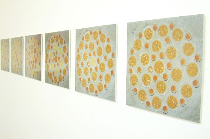 אסף רהט, מבמבה לצ'יפס, 1999, שישה צילומים על נייר אסף רהט, מבמבה לצ'יפס, 1999, שישה צילומים על נייר