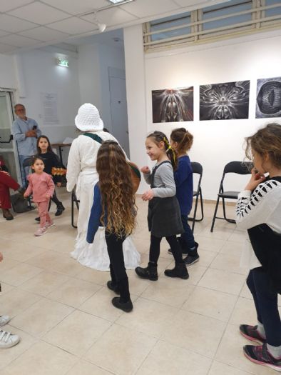 פעילות מוזיקה ותיאטרון לילדים: דורי קליין פעילות מוזיקה ותיאטרון לילדים: דורי קליין